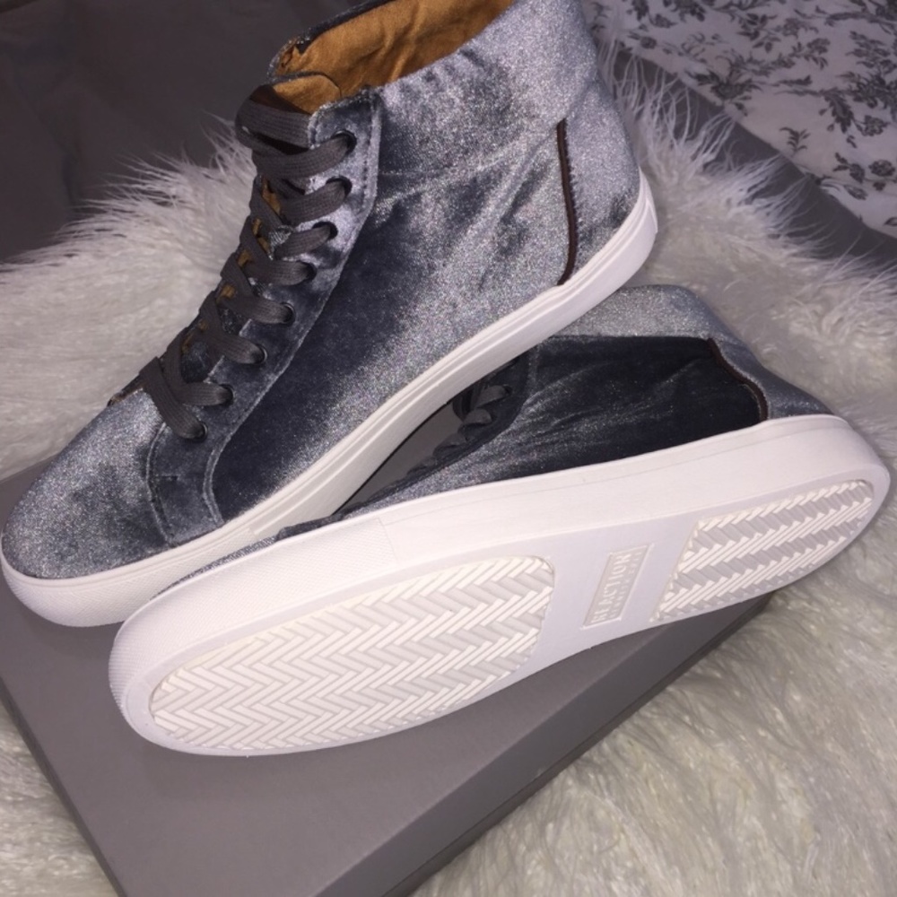 Kenneth Cole Reaction- Men's Road Velvet Sneaker - Picture 2 of 8